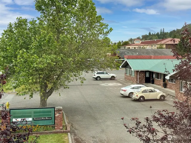 $1,100 | 502 South Still Road, Unit 201, Sequim, WA 98382