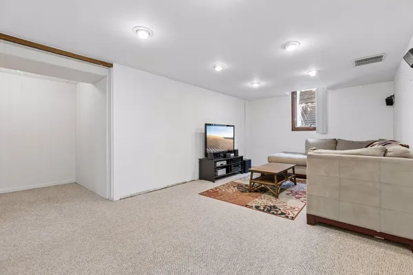 $450,000 | 1962 West Saunders Avenue, St. Paul, MN 55116