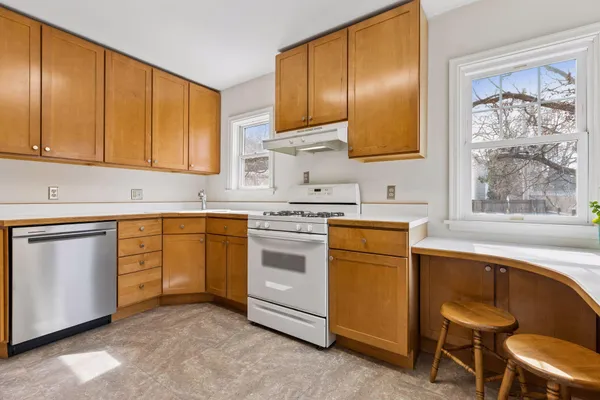 $450,000 | 1962 West Saunders Avenue, St. Paul, MN 55116