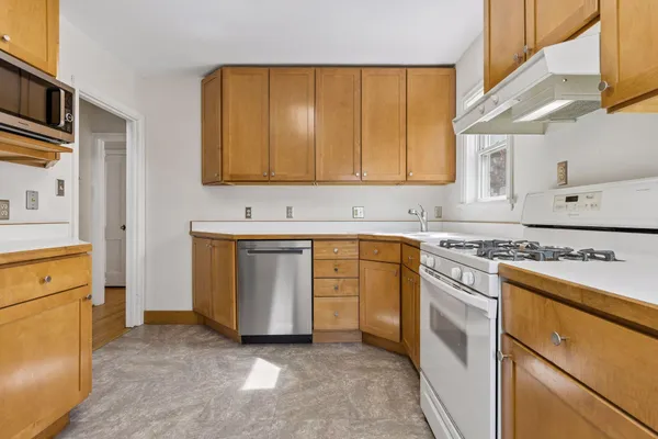 $450,000 | 1962 West Saunders Avenue, St. Paul, MN 55116