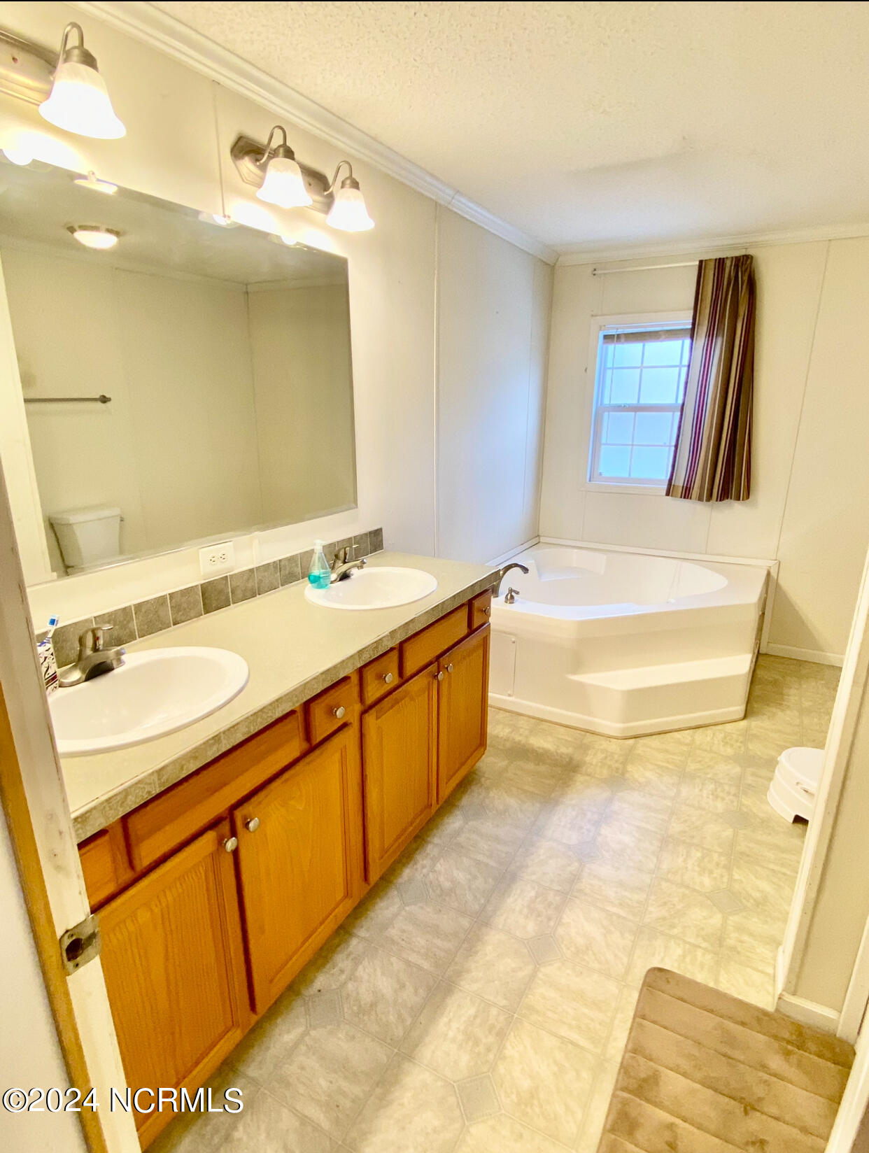 827 McIntosh Road Carthage, NC 28327 - Photo 12 of 38 Main Bath