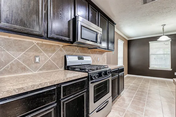 $2,400 | 11018 Avon Brook Lane, Houston, TX 77034