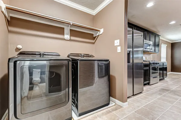 $2,400 | 11018 Avon Brook Lane, Houston, TX 77034