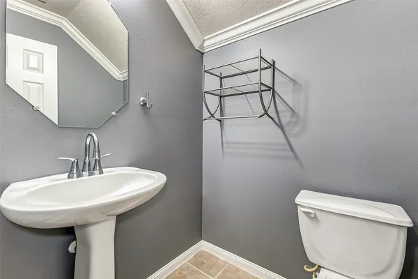 $2,400 | 11018 Avon Brook Lane, Houston, TX 77034