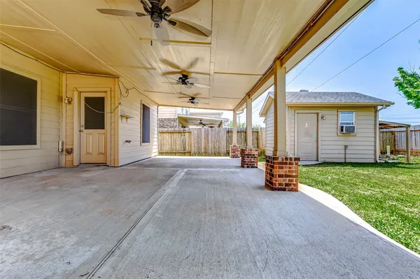 $2,400 | 11018 Avon Brook Lane, Houston, TX 77034