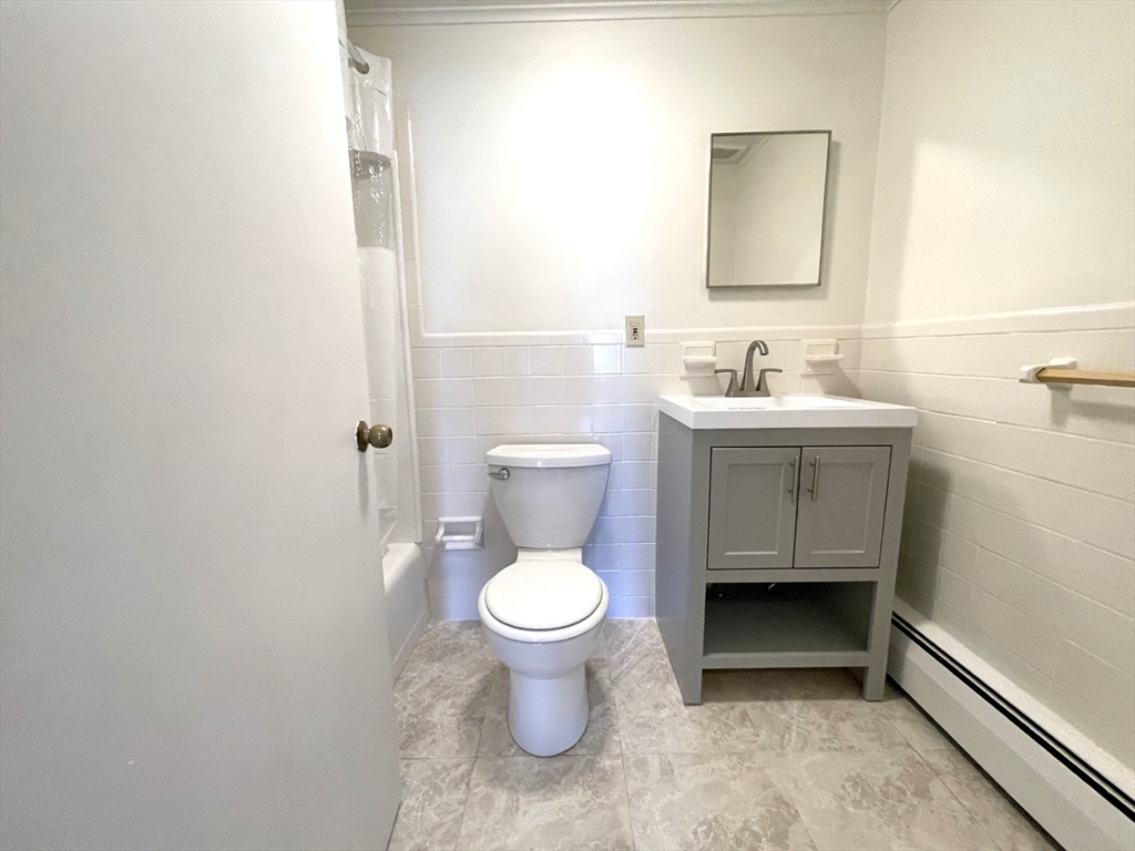 31 Webster Street, Unit 7 Gloucester, MA 01930 - Photo 4 of 6