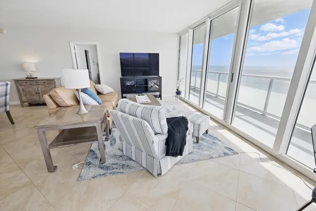 $6,000 | 3554 Ocean Drive, Unit 504N, Vero Beach, FL 32963