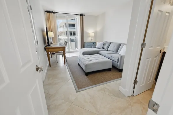 $10,000 | 3554 Ocean Drive, Unit 504N, Vero Beach, FL 32963