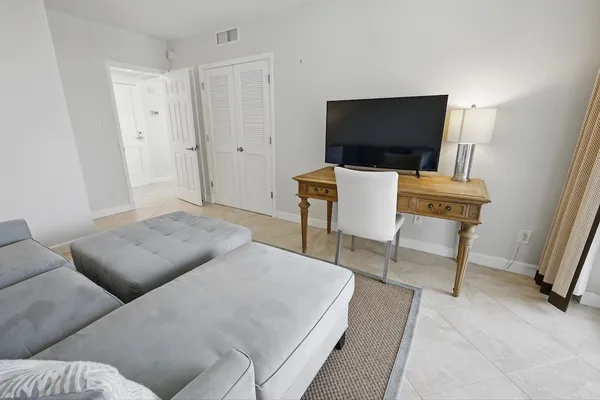 $10,000 | 3554 Ocean Drive, Unit 504N, Vero Beach, FL 32963