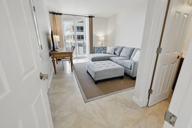 $6,000 | 3554 Ocean Drive, Unit 504N, Vero Beach, FL 32963