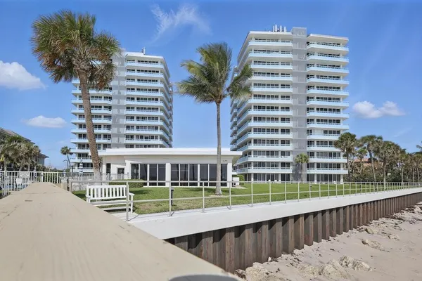 $10,000 | 3554 Ocean Drive, Unit 504N, Vero Beach, FL 32963