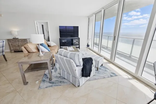 $10,000 | 3554 Ocean Drive, Unit 504N, Vero Beach, FL 32963