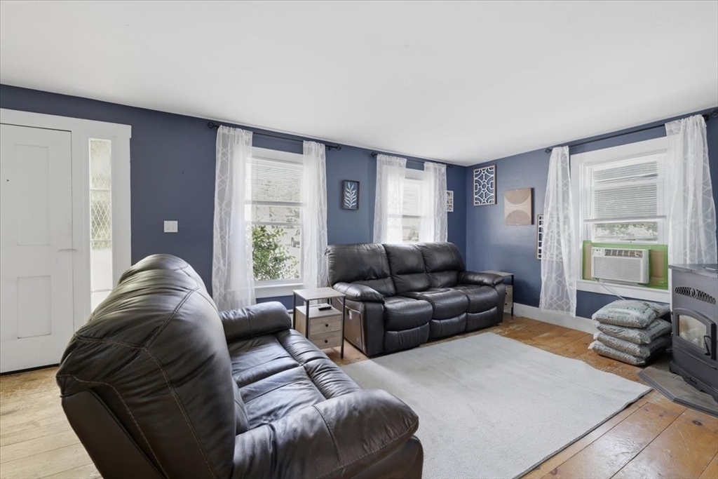19 West Elm Street Townsend, MA 01474 - Photo 15 of 35