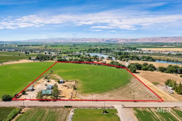 $999,900 | 25653 Graphic Lane, Wilder, ID 83676