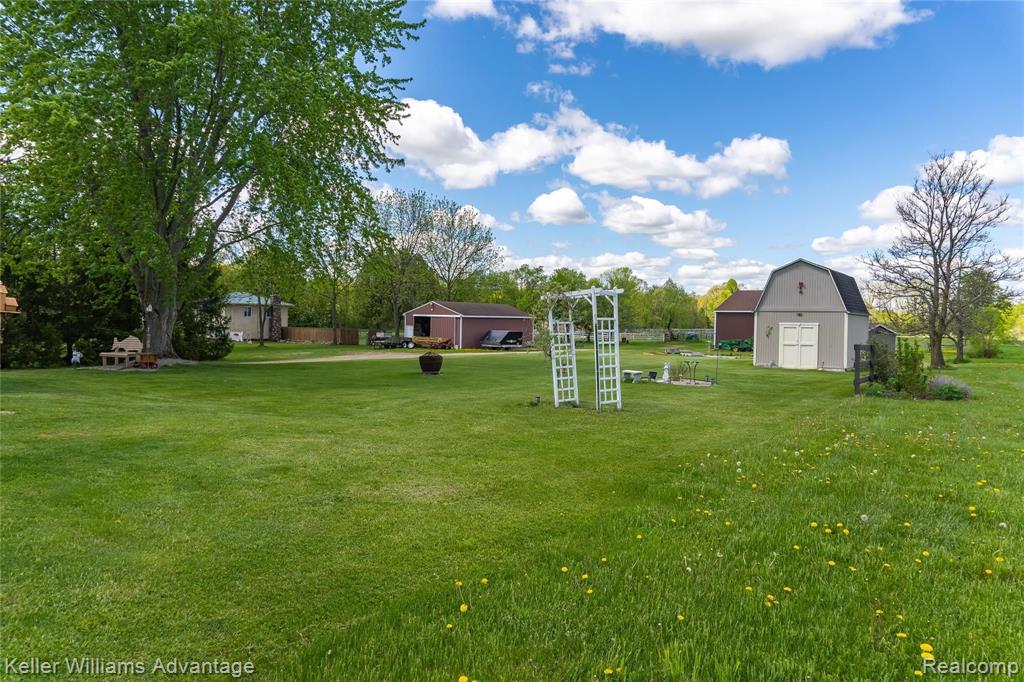 4349 North Henderson Road Davison, MI 48423 - Photo 43 of 53