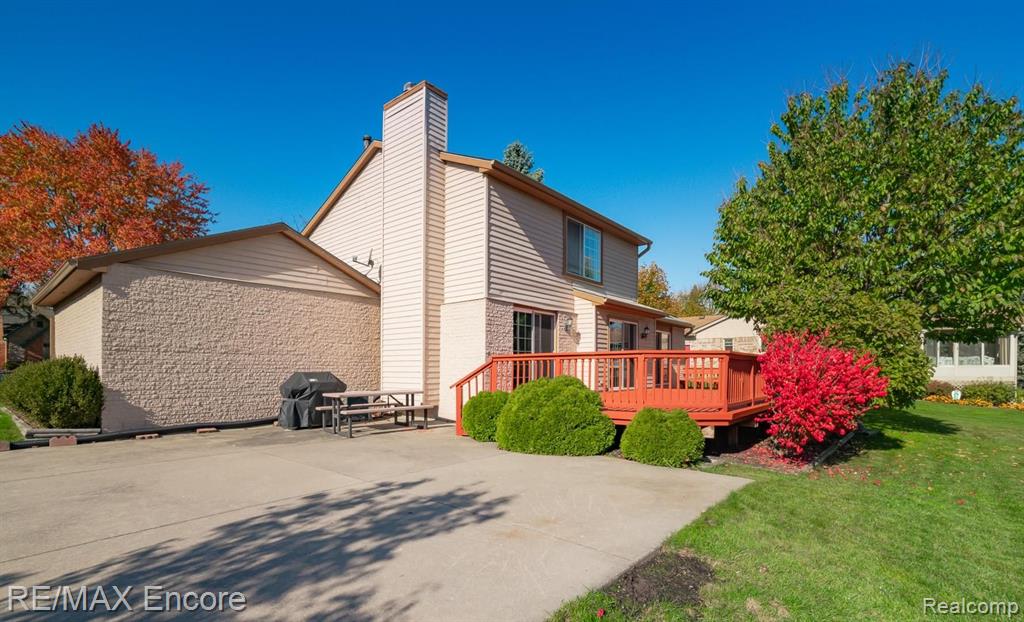 2025 Avonstoke Road Rochester Hills, MI 48307 - Photo 41 of 47