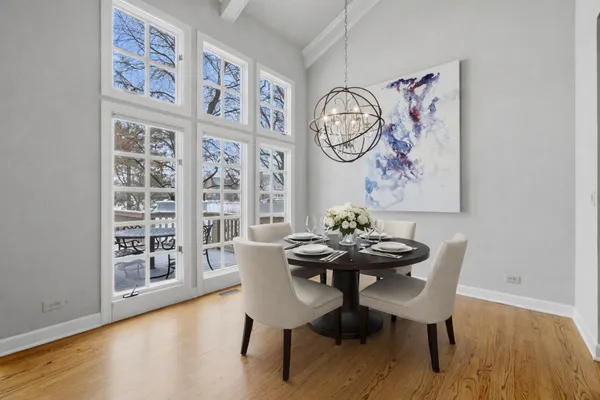 $975,000 | 10 Lakeside Lane, North Barrington, IL 60010