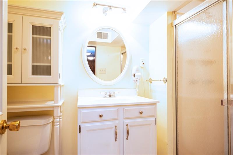 58 Bellview Circle McKees Rocks, PA 15136 - Photo 15 of 25 Full bath #2 in the basement.