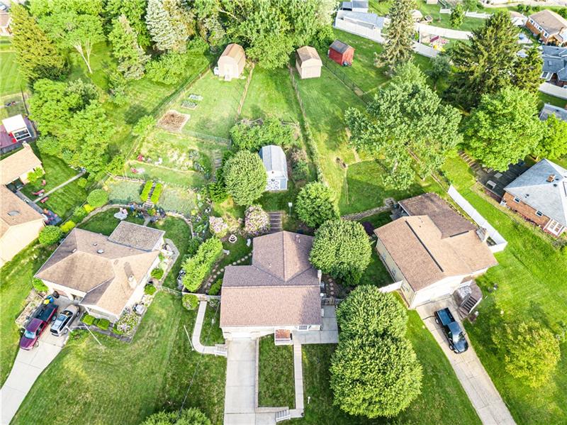58 Bellview Circle McKees Rocks, PA 15136 - Photo 25 of 25 Aerial view of full usable lot - approximately 1/3 acre.