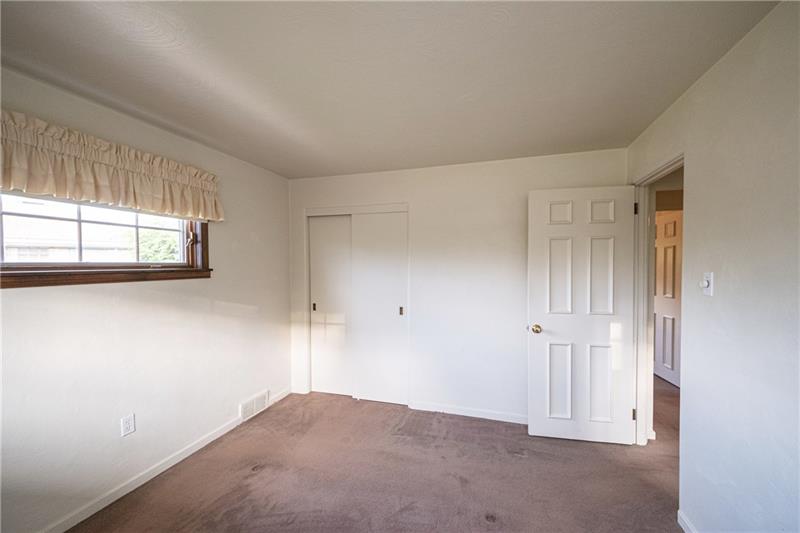 58 Bellview Circle McKees Rocks, PA 15136 - Photo 10 of 25 Master Bedroom with double closet.