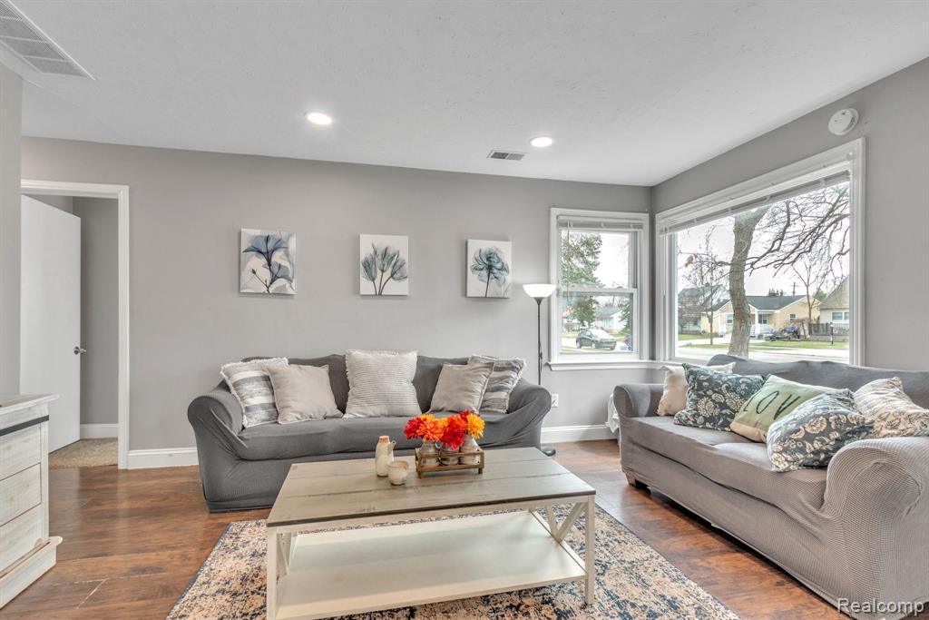3324 Normandy Road Royal Oak, MI 48073 - Photo 4 of 23