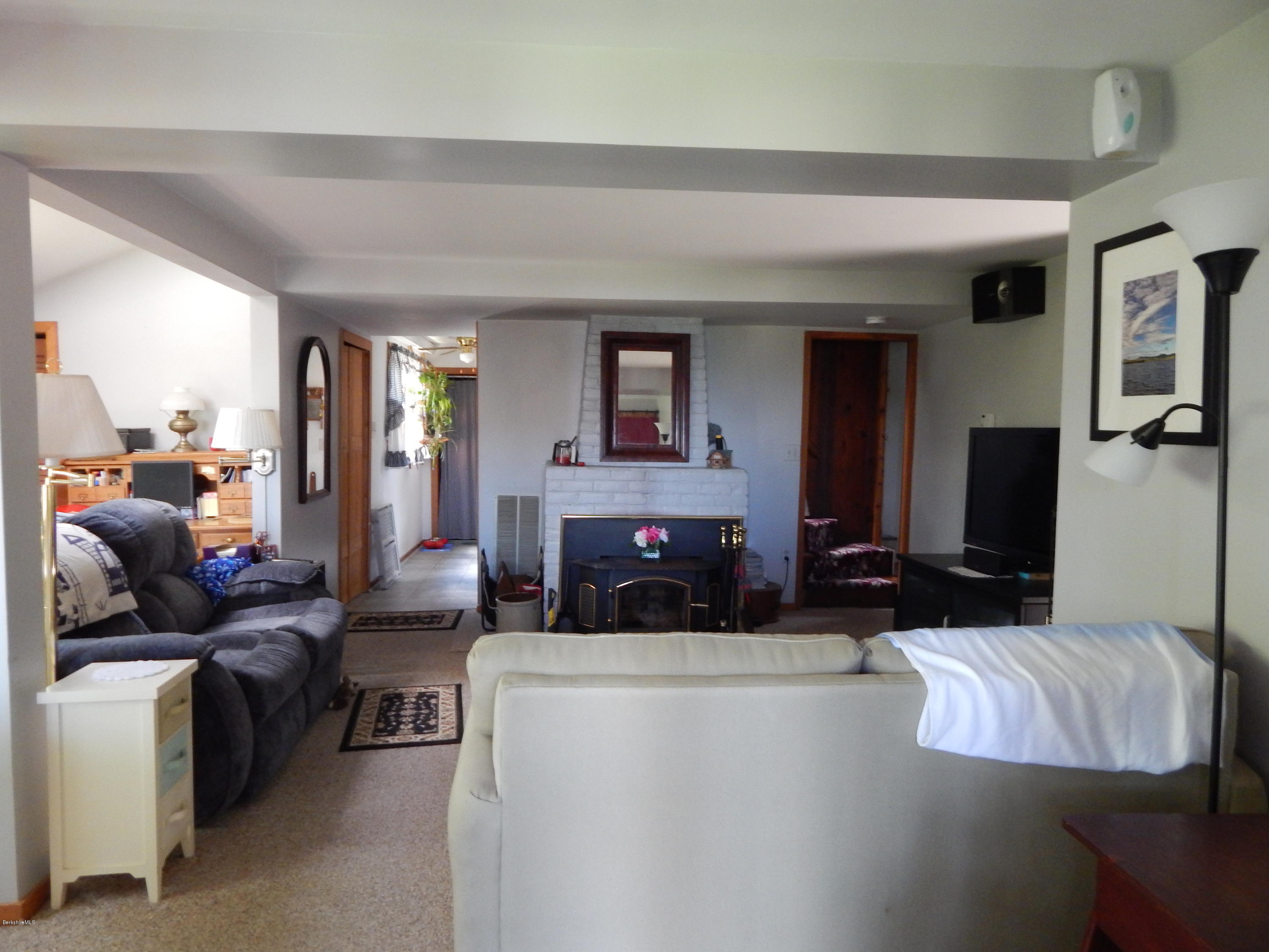 18 Waubeek Road Pittsfield, MA 01201 - Photo 22 of 50 Living room