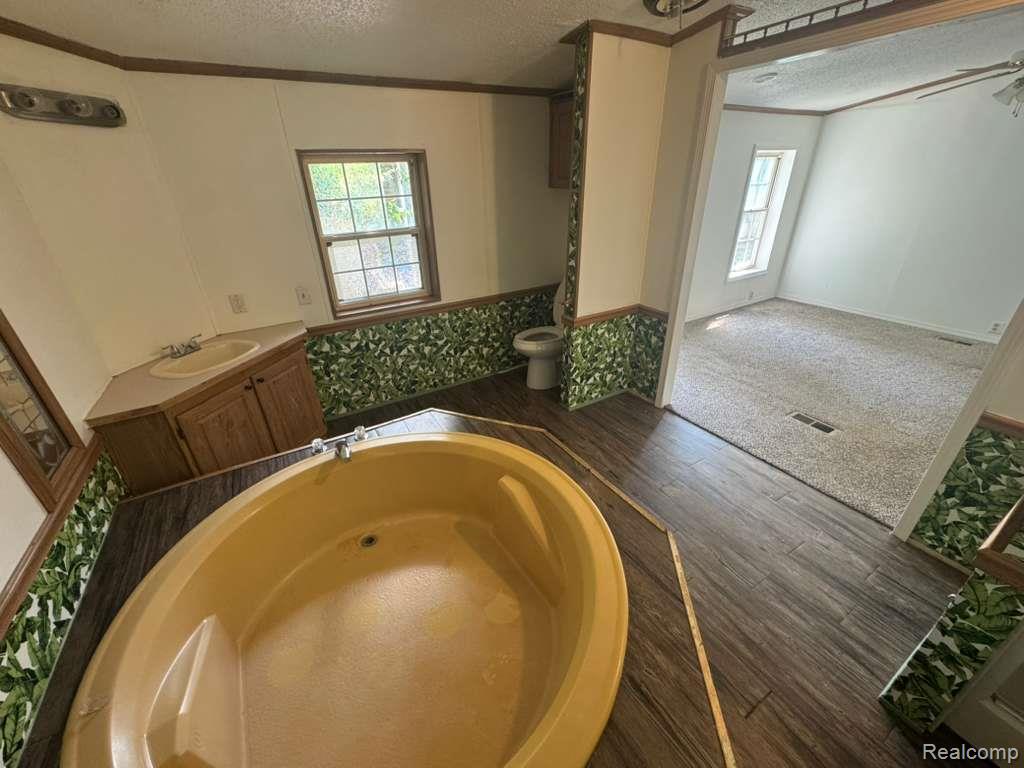 4404 Davison Road Burton, MI 48509 - Photo 17 of 17 17.jpeg