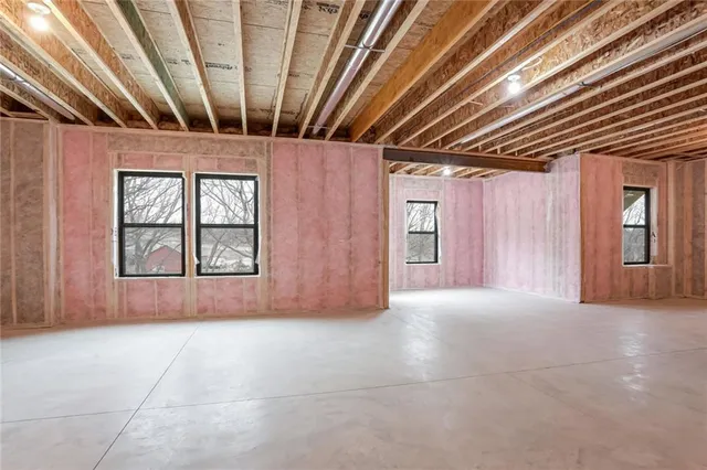 $629,999 | 13655 Northwest 70 Street, Parkville, MO 64152