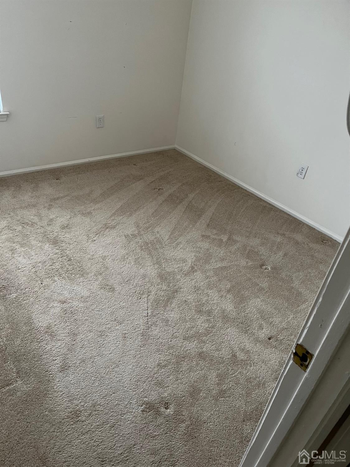 1711 Ridgeview Court Sayreville, NJ 08859 - Photo 12 of 18 a view of a room