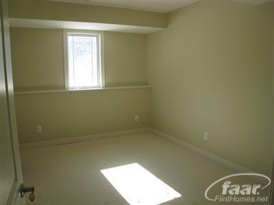 9218 Center Road Fenton, MI 48430 - Photo 23 of 28 20282499-22.JPG