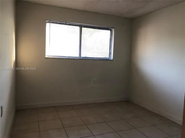 $2,000 | 7140 Northwest 179th Street, Unit 204, Hialeah, FL 33015