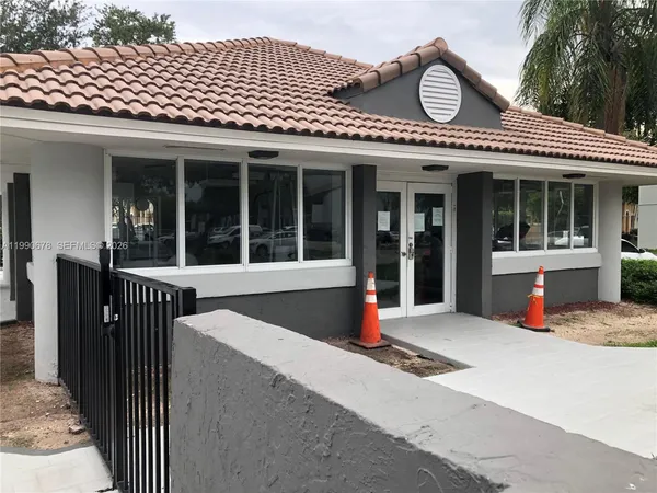 $2,000 | 7140 Northwest 179th Street, Unit 204, Hialeah, FL 33015