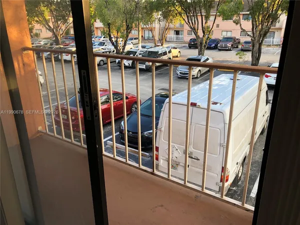 $2,000 | 7140 Northwest 179th Street, Unit 204, Hialeah, FL 33015