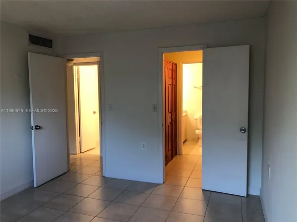 $2,000 | 7140 Northwest 179th Street, Unit 204, Hialeah, FL 33015