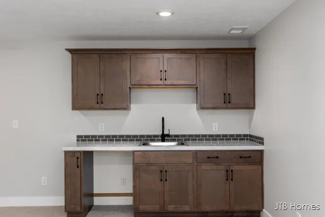 $490,000 | 5546 Albright Avenue Southwest, Unit 21, Grandville, MI 49418