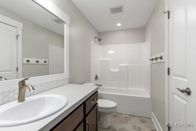 $490,000 | 5546 Albright Avenue Southwest, Unit 21, Grandville, MI 49418