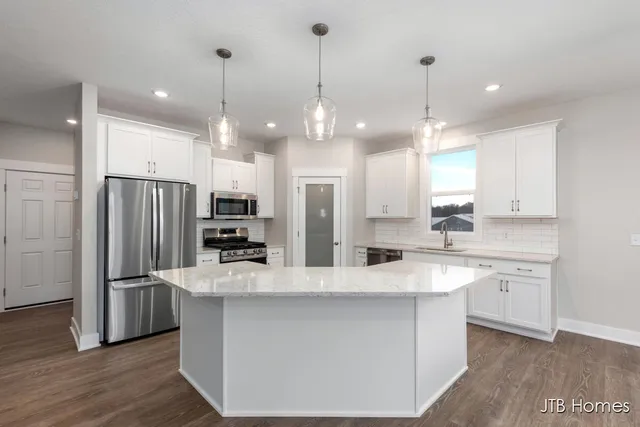 $490,000 | 5546 Albright Avenue Southwest, Unit 21, Grandville, MI 49418