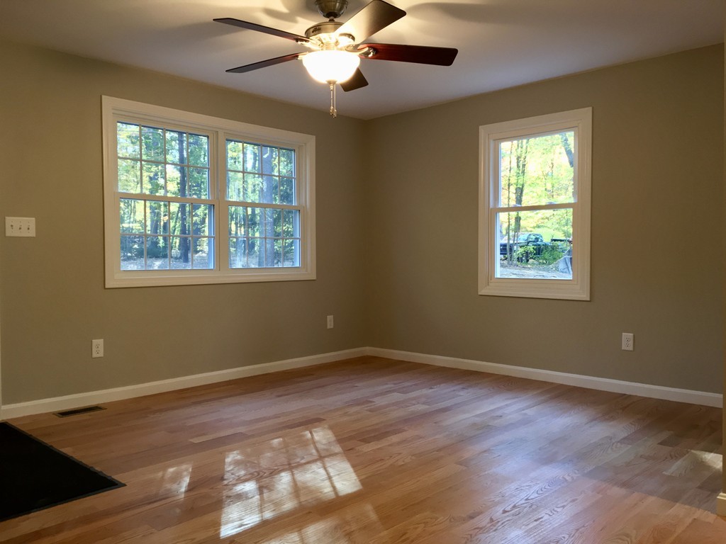 183 South Row Road Lunenburg, MA 01462 - Photo 8 of 19