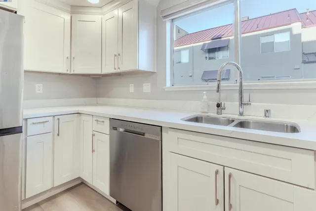 $1,300,000 | 219 Commons Lane, Foster City, CA 94404