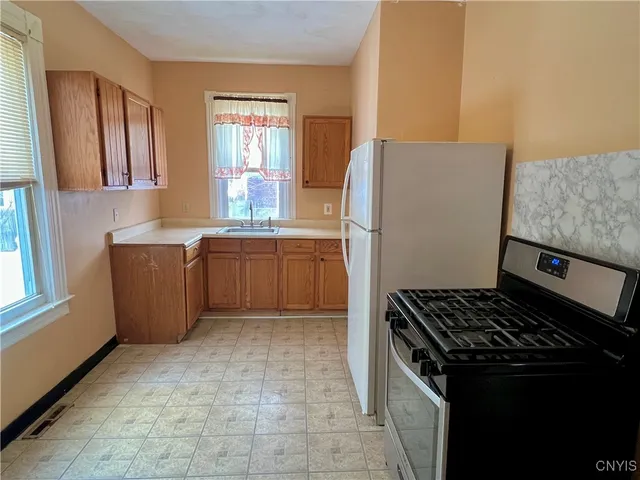 $185,000 | 1620 Oneida Street, Utica, NY 13501