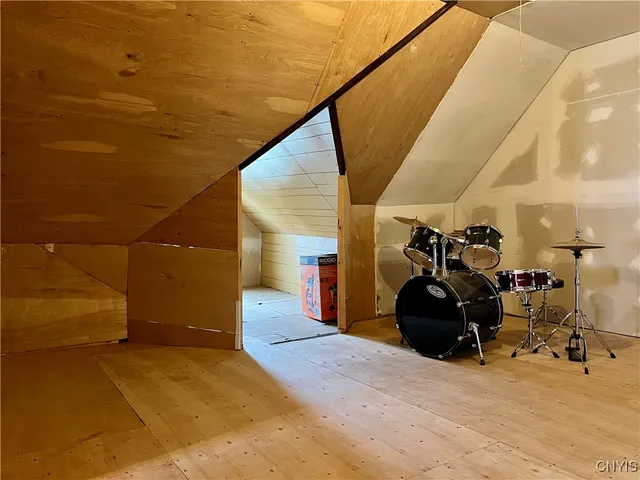 $185,000 | 1620 Oneida Street, Utica, NY 13501