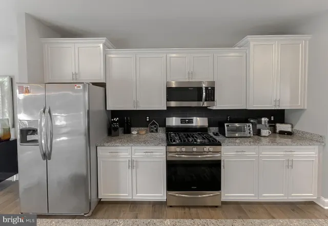 $2,950 | 23810 Myrtle Glen Way, California, MD 20619