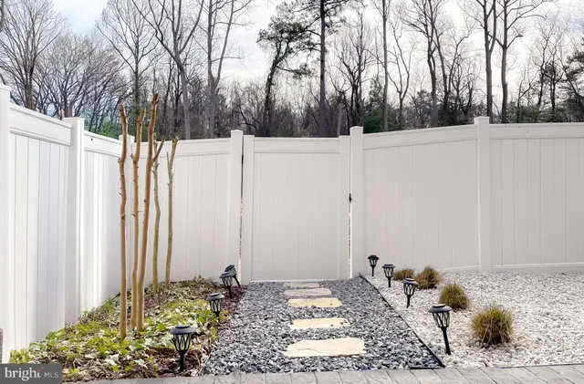 $2,950 | 23810 Myrtle Glen Way, California, MD 20619