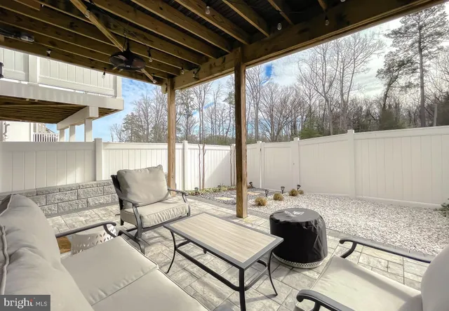 $2,950 | 23810 Myrtle Glen Way, California, MD 20619