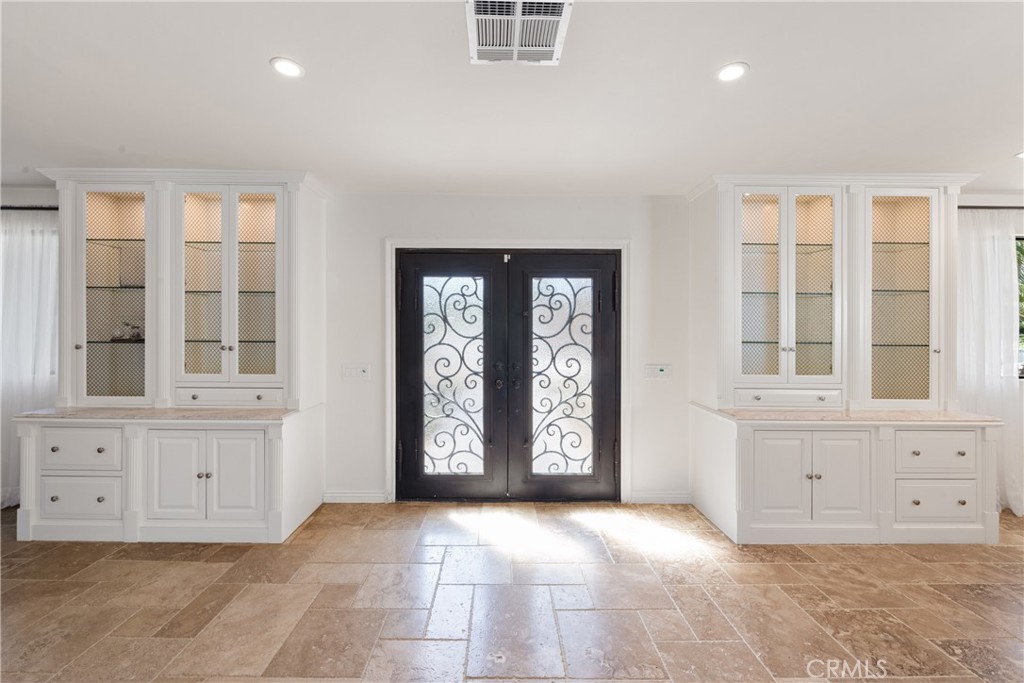 72408 Desert Drive Rancho Mirage, CA 92270 - Photo 12 of 42 Front door from interior