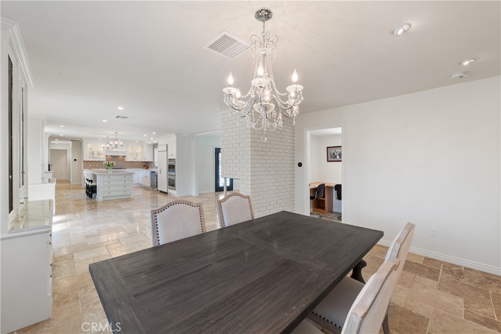 72408 Desert Drive Rancho Mirage, CA 92270 - Photo 13 of 42 Dinning