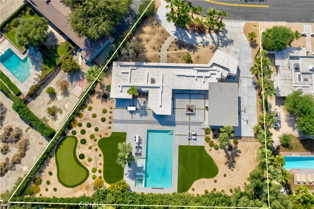 72408 Desert Drive Rancho Mirage, CA 92270 - Photo 35 of 42 Plenty of space but privacy on all sides