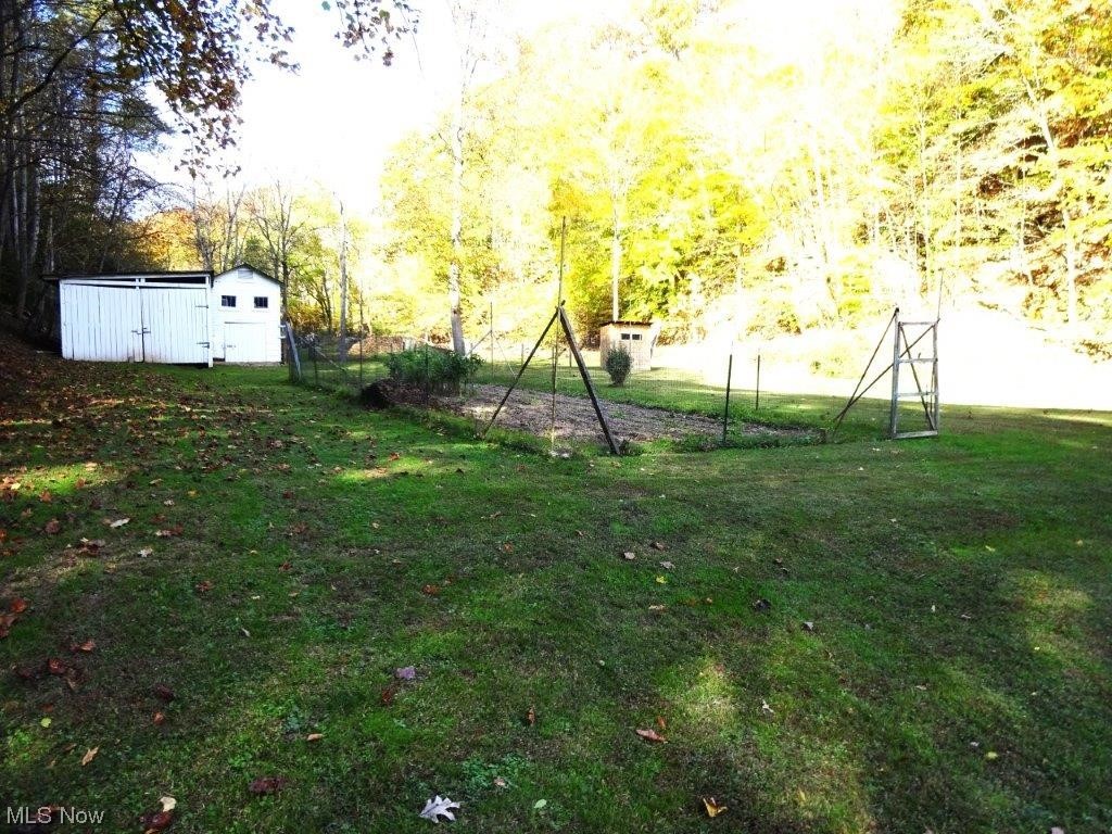 233 Pad Fork Road Walton, WV 25286 - Photo 6 of 35