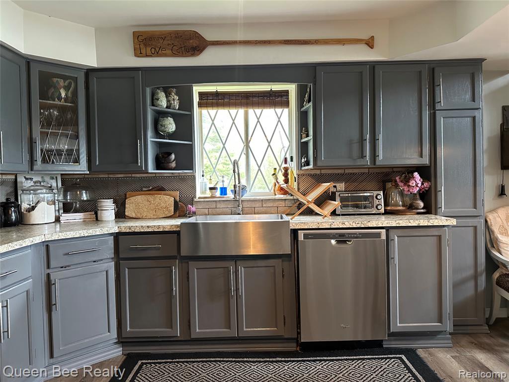 2109 South Lake Shore Road Harbor Beach, MI 48441 - Photo 8 of 19
