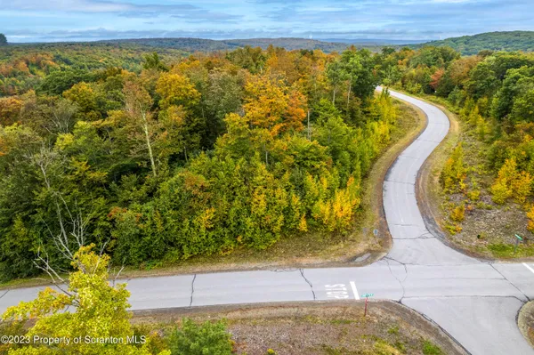 $33,500 | Lot 75 Summit Woods Road, Moscow, PA 18444